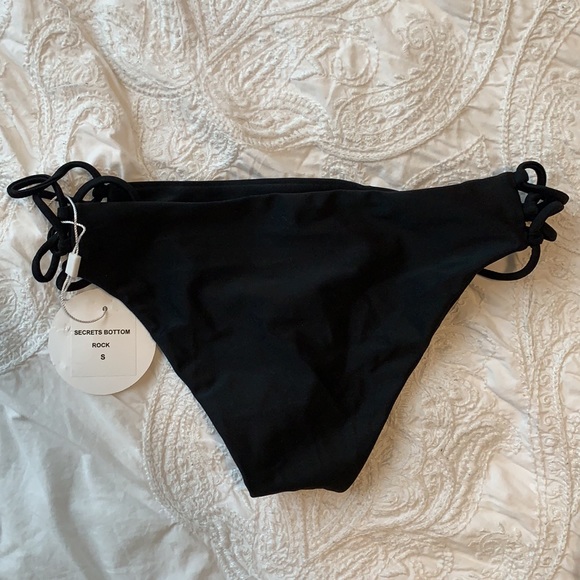 The Girl and The Water Bikini Bottom - Picture 2 of 4